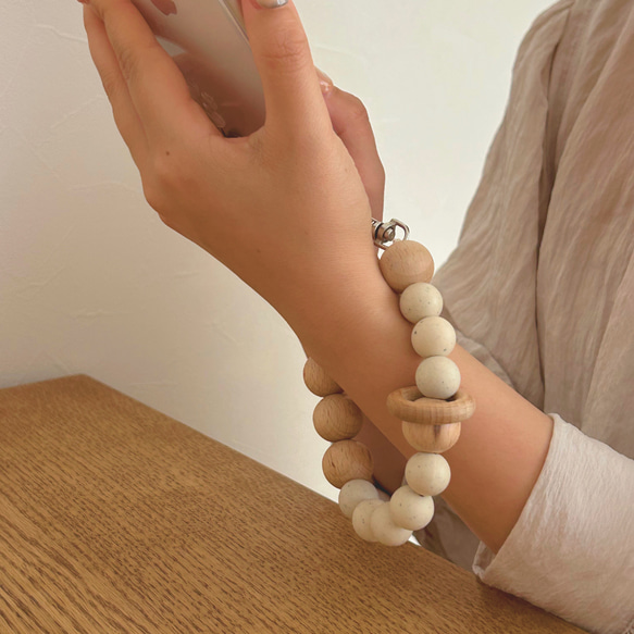 ハンドストラップ　スマホストラップ　ウッド　ストラップ　ストラップホルダー　木　スマホ　ウッドビーズ　手首　落下防止 10枚目の画像