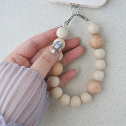 ハンドストラップ　スマホストラップ　ウッド　ストラップ　ストラップホルダー　木　スマホ　ウッドビーズ　手首　落下防止 18枚目の画像