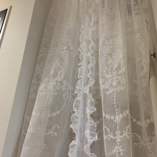 当店特製生地 アンティーク風刺繍柄レースカーテン フリル付きのれん