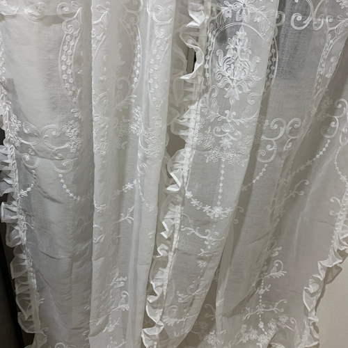 当店特製生地 アンティーク風刺繍柄レースカーテン フリル付き 当店特製生地 アンティーク風刺繍柄レースカーテン フリル付き