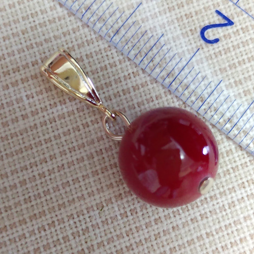 残りわずか 真紅の赤珊瑚 12mm ペンダントトップ 大珠 綺麗 ♡バチカン 
