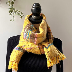 ビビットな黄色の 手織り ウールマフラー/防寒 プレゼント（23-02） 5枚目の画像