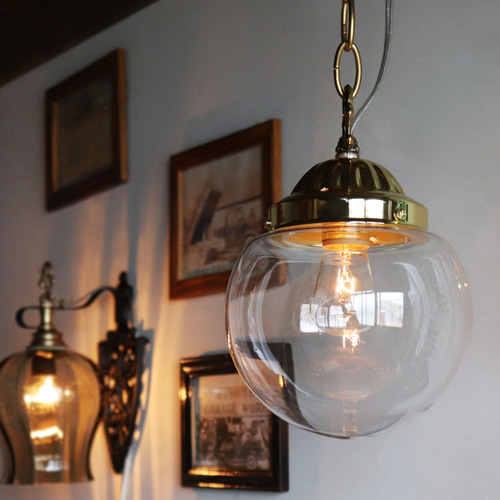 古伊万里、染錦、花籠草花紋。大皿。【アンティーク】ガラスコラム  