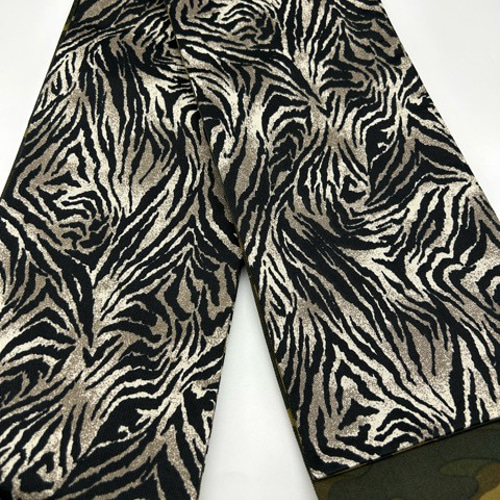 スーパーゲリラ企画】4624木綿半幅帯 ゼブラ柄 龍の帯留め・帯飾り