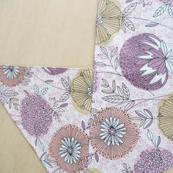 京都府産cotton　北欧風のいっぱい入る【leaf＆flower】一枚布の破れにくいあずま袋　５３×５３ｃｍ 4枚目の画像