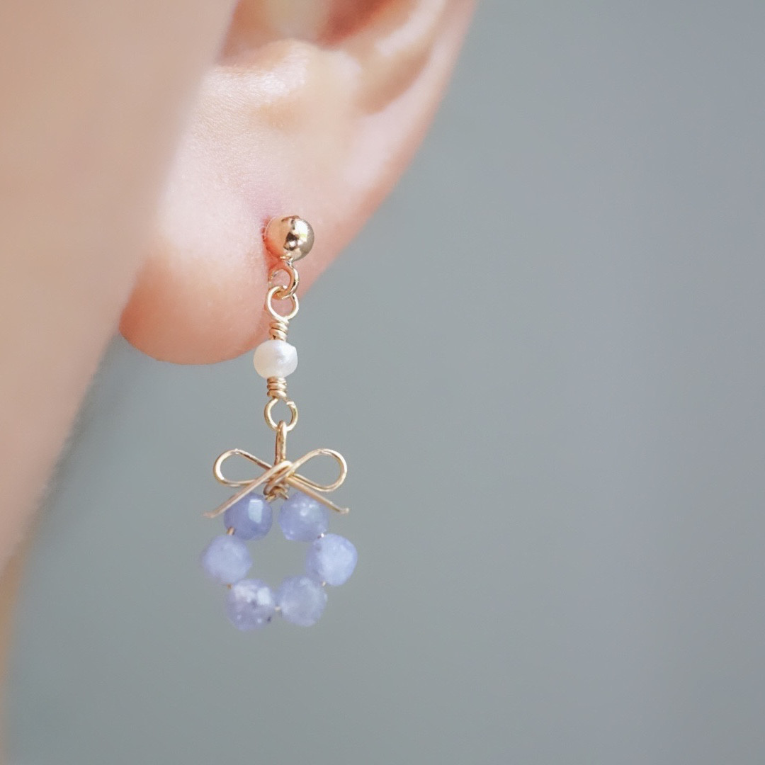 「勿忘草の花結」ピアス イヤリング タンザナイト 淡水パール リボン 天然石 誕生石 パステル 春 ゴールド 14kgf