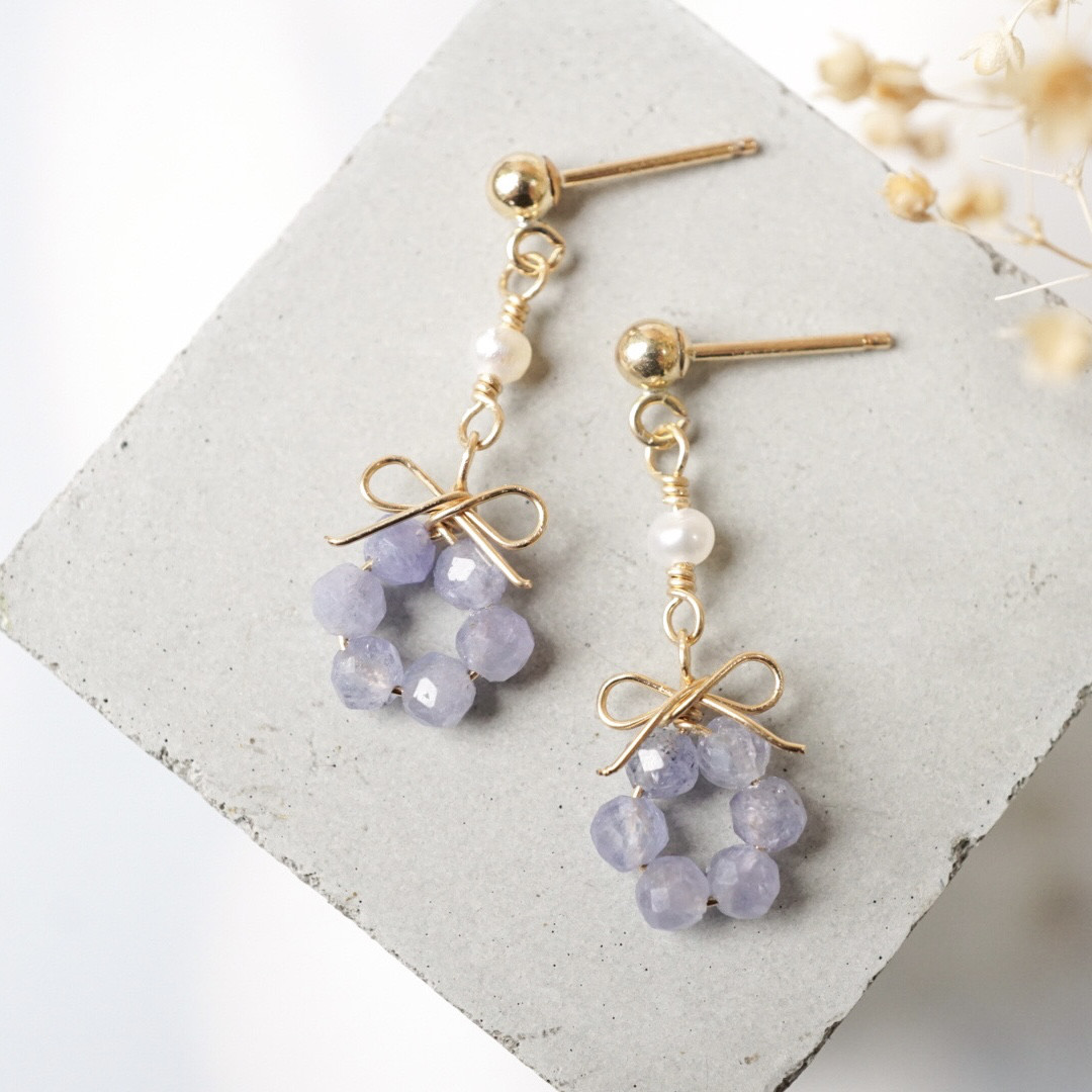 「勿忘草の花結」ピアス イヤリング タンザナイト 淡水パール リボン 天然石 誕生石 パステル 春 ゴールド 14kgf