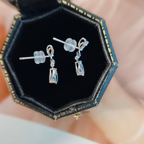 ▼ リボンモチーフ　アクアマリンピアスk18 ビジューリボンピアス ▽ リボンモチーフ アクアマリンピアスk18 ビジューリボンピアス