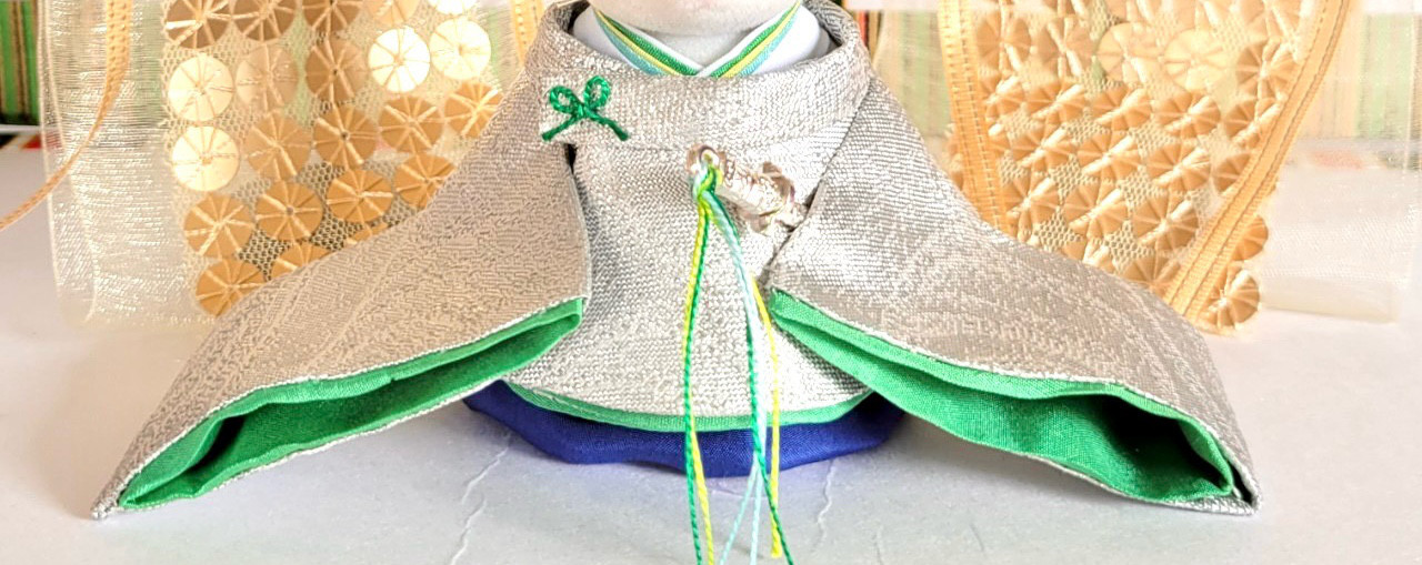 671　ひなまつり 小さな着せ替えお着物〈若君〉《西陣織》銀色地に流水文様正絹緑色襲【新襟仕様】