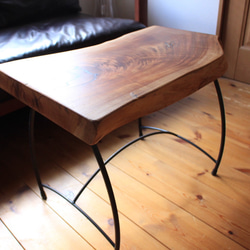 存在感のある　天然木　欅の一枚板のテーブル　リビングテーブル　センターテーブル　カフェテーブル　コーヒーテーブル　 3枚目の画像