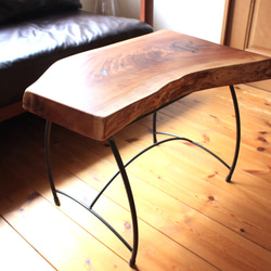 存在感のある　天然木　欅の一枚板のテーブル　リビングテーブル　センターテーブル　カフェテーブル　コーヒーテーブル　 2枚目の画像