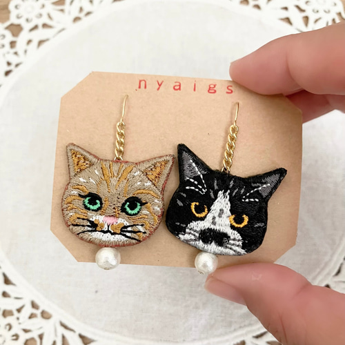 オンライン限定✩.*˚柄違いの猫さん刺繍とコットンパールのピアス  