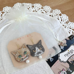 オンライン限定✩.*˚柄違いの猫さん刺繍とコットンパールのピアス 2枚目の画像