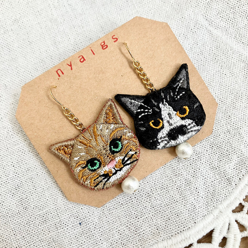 オンライン限定✩.*˚柄違いの猫さん刺繍とコットンパールのピアス