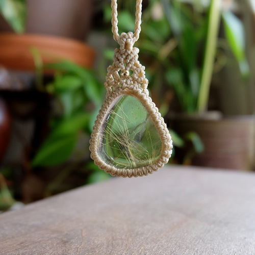 ルチルクォーツ（ブラジル産） マクラメ編みペンダントネックレス