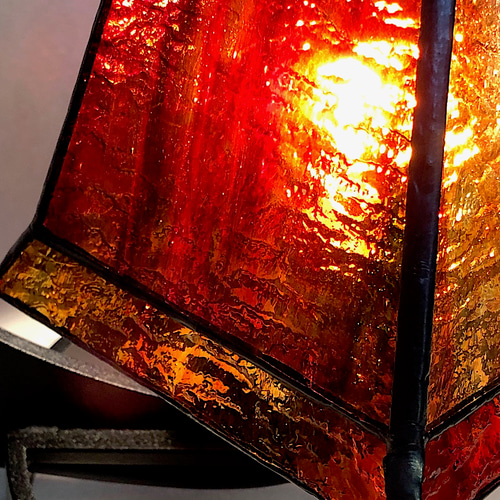 ノスタルジーシリーズ!! ステンドグラスランプ (レッドグリーン