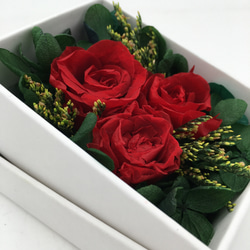プリザーブドフラワー ボックス アレンジ レッド 赤 ローズ バラ アジサイ インテリア 飾り ギフト プレゼント 5枚目の画像