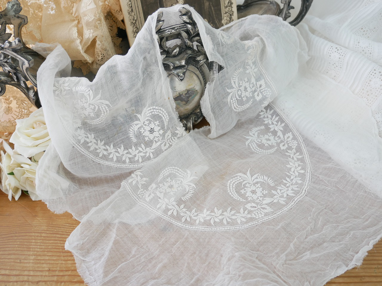 専用Dフランスアンティーク*モチーフレース*アンティークレース*手刺繍*モチーフ フランスアンティーク刺繍入り装飾モチーフパーツ レース cherir