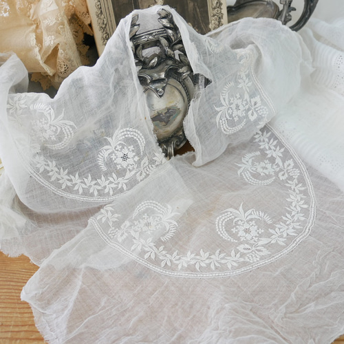 追加画像✵アンティークフランス シルクリボン＆スカラップレース 花刺繍ドイリー 追加画像✵アンティークフランス シルクリボン＆スカラップ
