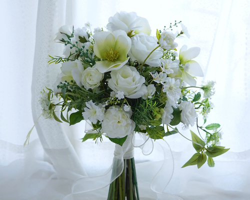 ホワイトグリーンのナチュラルブーケ ウェディングブーケ ブーケ