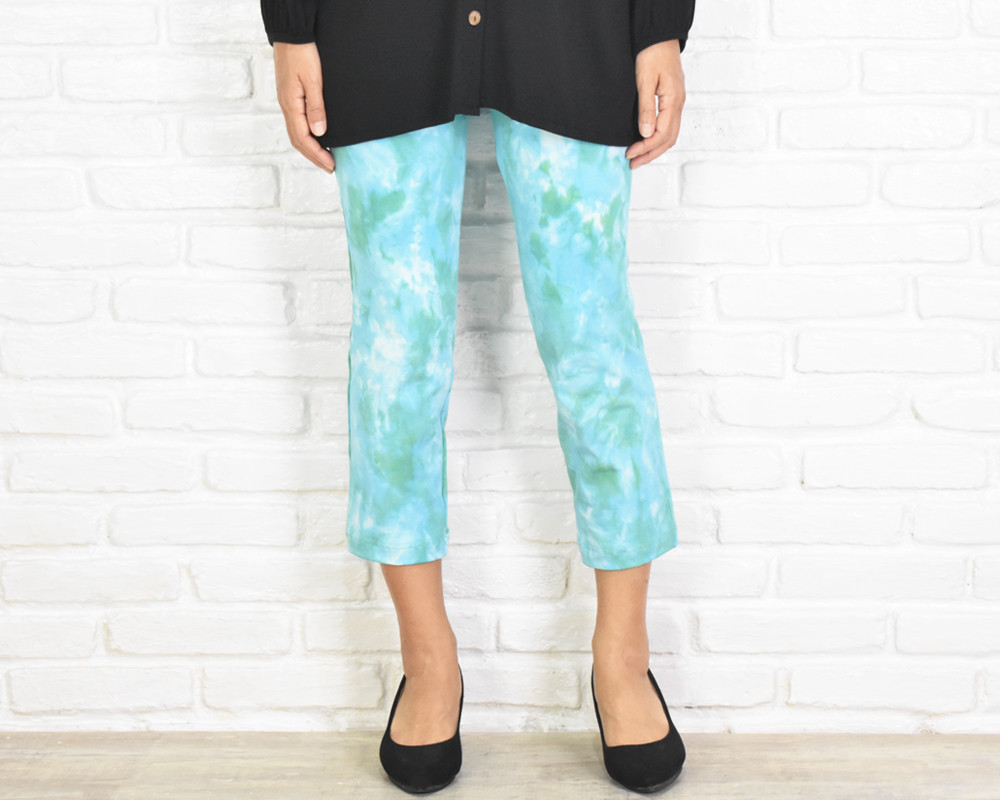 再販！極上の穿き心地！海色手染めスキニーストレートストレッチショートパンツ　ブルーグラデーション