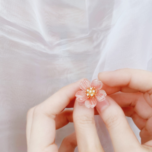 レジンヘアゴム 大ぶり　お花リング　氷　白　オレンジ　イエロー　マトリカリア ヘアゴム/レジン風 お花 ゴールドふち g134☆白/ピンク/黄色