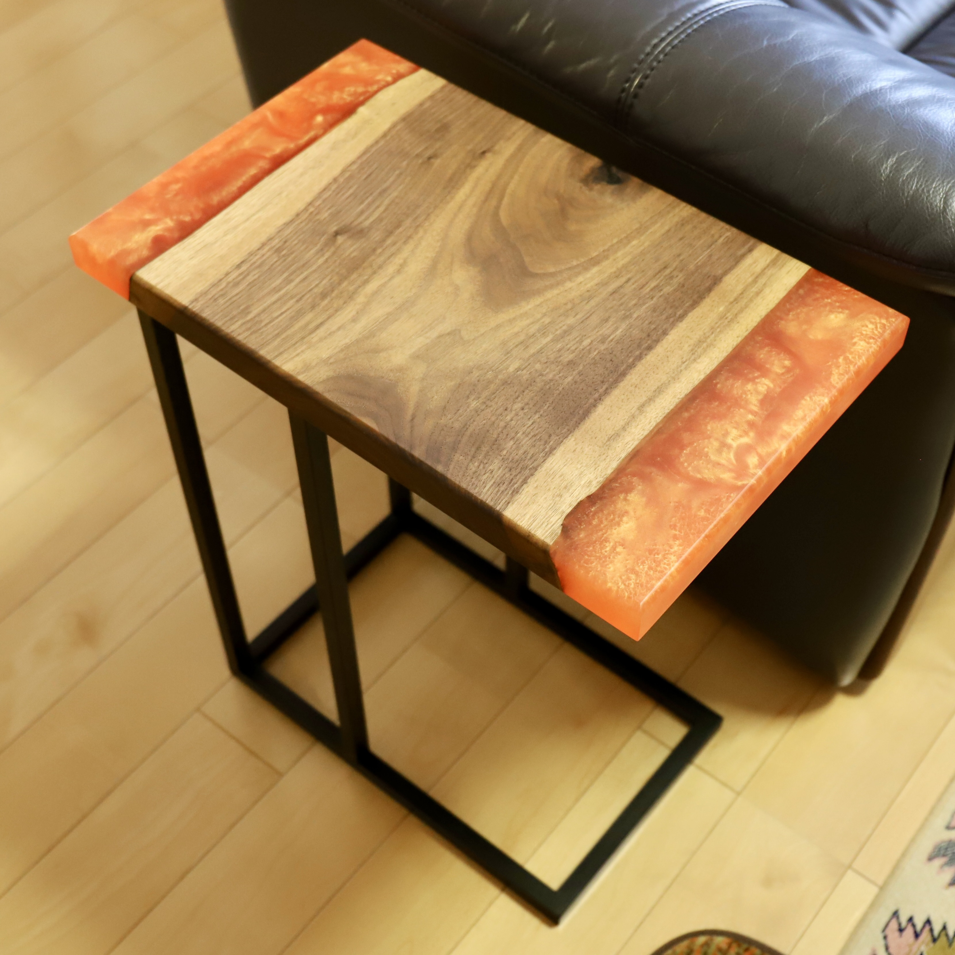 【受注生産】ウッドレジンソファサイドテーブル(ゴールドオレンジ)