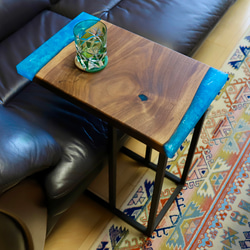 レジンテーブル　ソファテーブル　サイドテーブル　コーヒーテーブル　栃の木 栃のレジンテーブル 50cm【木材：栃】【レジン：ブラックメタリック