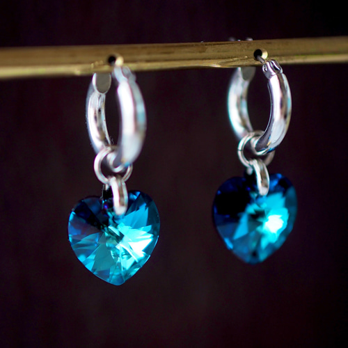 大人かわいい❤︎︎スワロフスキークリスタルハートのチャンキーフープ