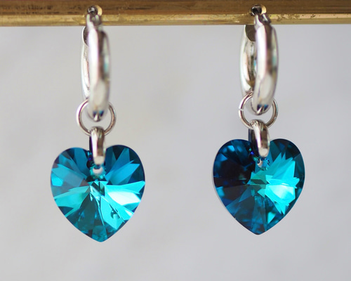 大人かわいい❤︎︎スワロフスキークリスタルハートのチャンキーフープ