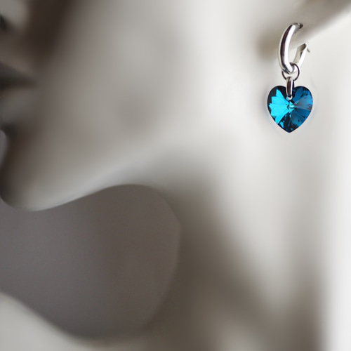 大人かわいい❤︎︎スワロフスキークリスタルハートのチャンキーフープ