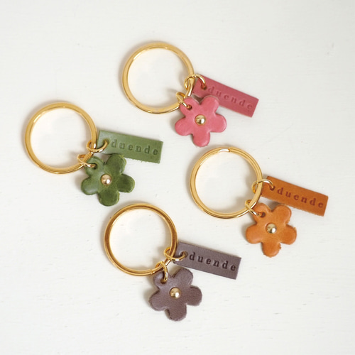 モストロレザー 花型キーチャーム 本革 名入れ無料 キーホルダー 01324