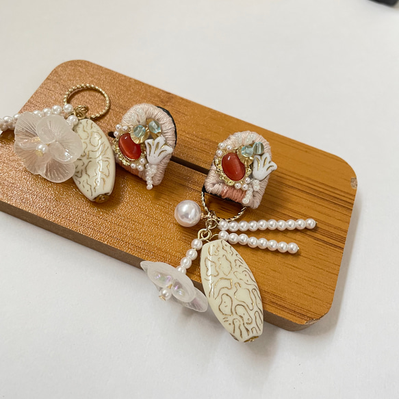 ホワイトパール ノンホールピアス 2WAY刺繍イヤリング ホワイト×パール 誕生日 プレゼント 6566