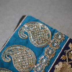【ラスト1点】インドブレード　バネ口金ポーチ　刺繍　スパンコール　花柄　ターコイズブルー　小物入れ　ワンタッチ 4枚目の画像
