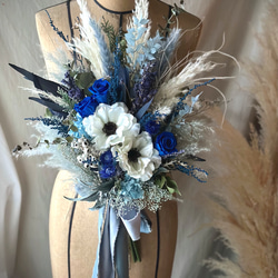 アネモネとローズブーケ　blue＆white／ カラー調整可　ウエディングブーケ・スワッグ・花束 1枚目の画像