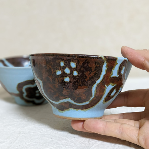 お花柄のお茶碗(水色) 2枚目の画像
