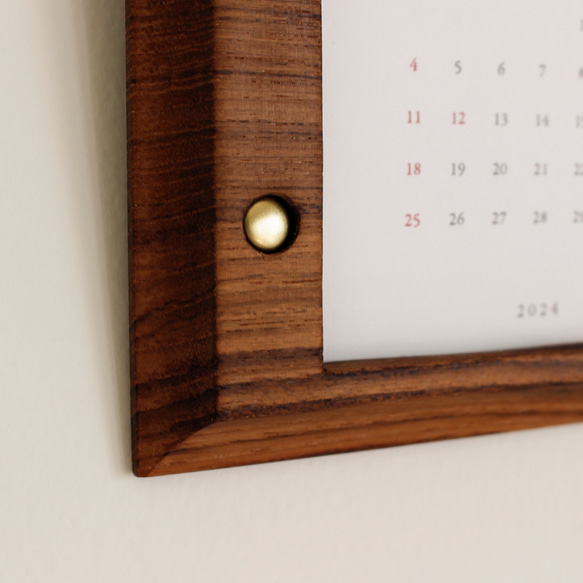 木製（チーク材）額縁付き カレンダー 2024 6枚目の画像