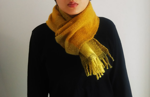 手紡ぎ、手織りマフラー（イエロー×グリーン） 草木染め、天然