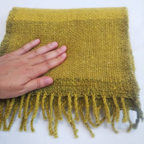 手紡ぎ、手織りマフラー（イエロー×グリーン） 草木染め、天然染料