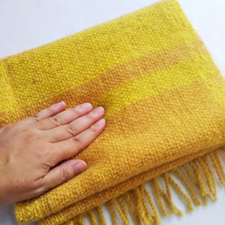 手紡ぎ、手織りマフラー（黄色×だいだい） 草木染め、天然染料、ウール 18枚目の画像