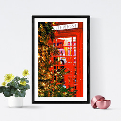 【アートポスター】イギリス クリスマスツリーと電話ボックス（作品No.544） 1枚目の画像