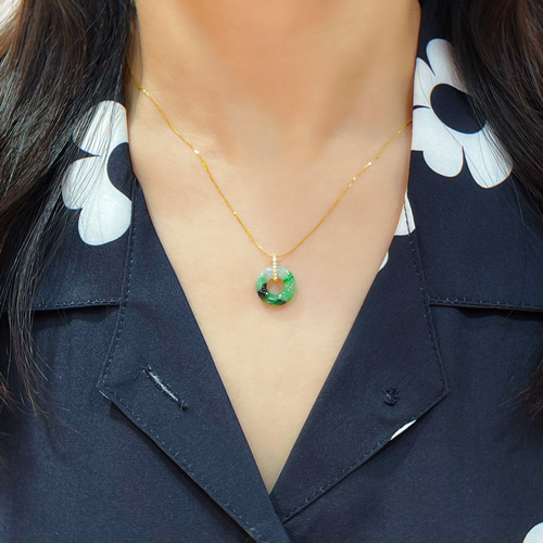 天然ダイヤモンド付きヒスイネックレスk18 ネックレス・ペンダント  