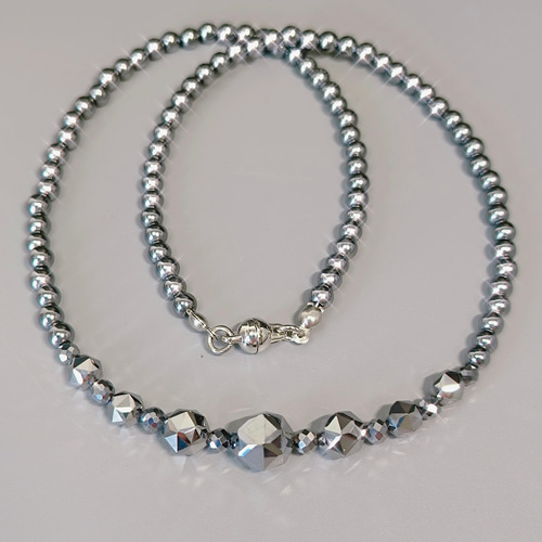 ネックレス〈グラデーションタイプ〉高純度テラヘルツ☆4mm玉