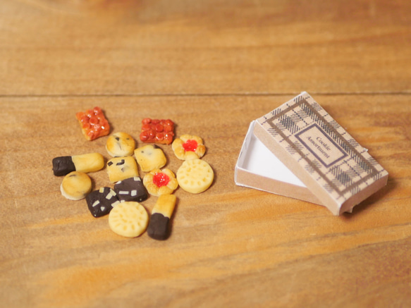 ミニチュアタータンチェック箱とクッキー 6枚目の画像
