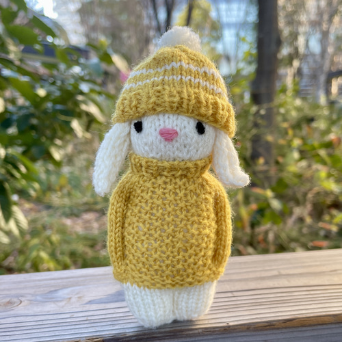 たれ耳うさぎ 黄色かのこセーター あみぐるみ ぼうぐるみ スウェーデン