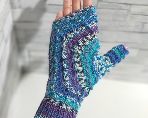 ハンドウォーマー opal毛糸 リストウォーマー 編み物 手編み