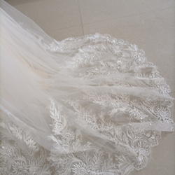 優雅なシルエット ウェディングドレス ローズピンク 花柄のモチーフ刺繍が美しく 花嫁/結婚式 19枚目の画像