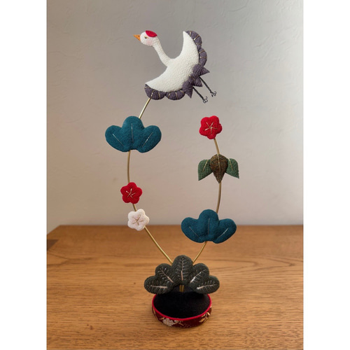 正月飾り【鶴松竹梅】正絹 置物 立体押し絵 コンパクト 玄関飾り 上品