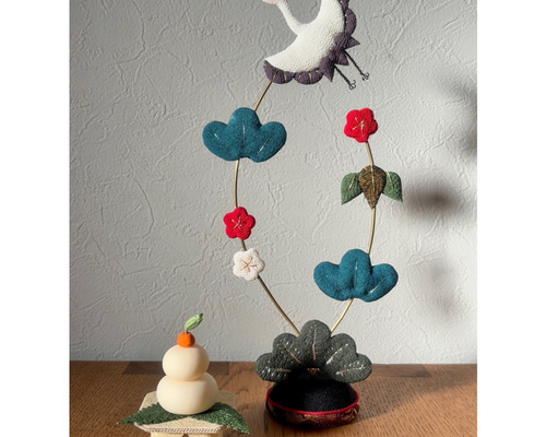 オブジェ・飾り石・松竹梅・縁起物 正月飾り【鶴松竹梅】正絹 置物 立体押し絵 コンパクト 玄関飾り 上品