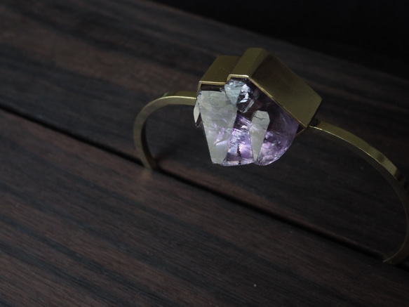 goethite in amethyst brass bangle (suiun) 4枚目の画像